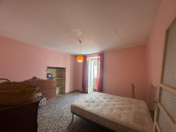 Image No.5-5 Bed Townhouse for sale