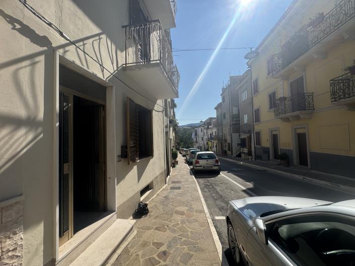 Image No.49-5 Bed Townhouse for sale