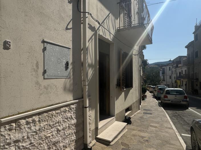 Image No.51-5 Bed Townhouse for sale