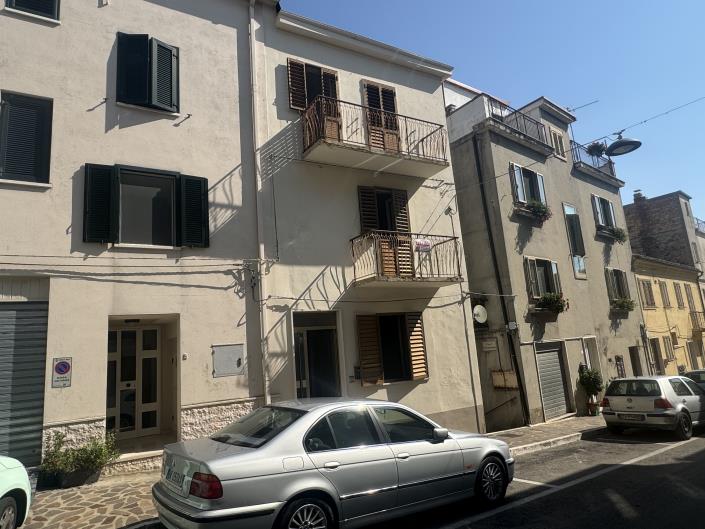 Image No.54-5 Bed Townhouse for sale