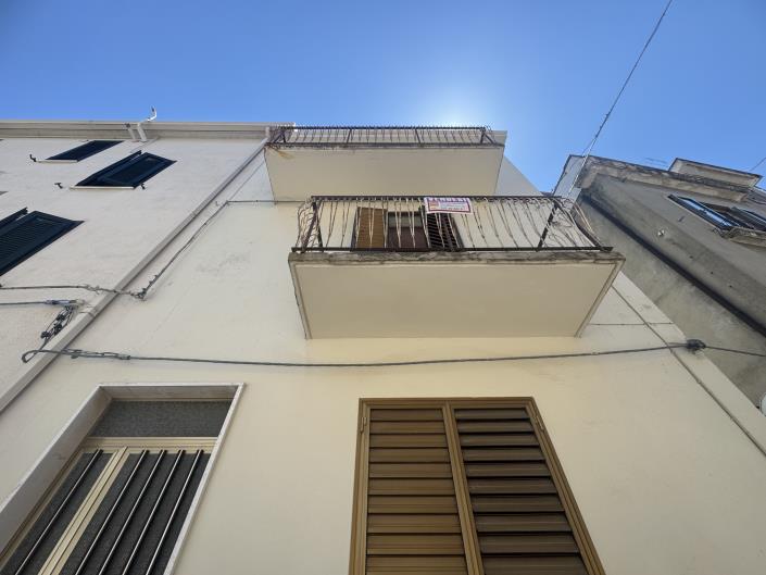 Image No.3-4 Bed Townhouse for sale