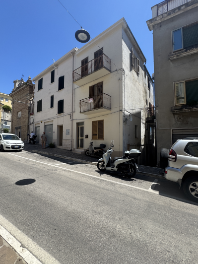 Image No.48-4 Bed Townhouse for sale