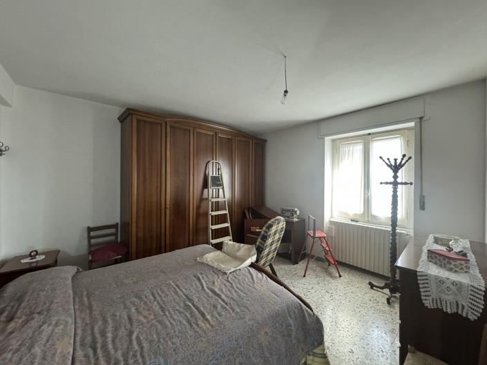 Image No.18-5 Bed Country House for sale