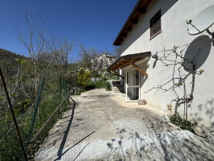 Image No.46-3 Bed Villa / Detached for sale