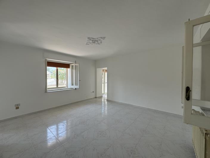 Image No.14-3 Bed Villa / Detached for sale