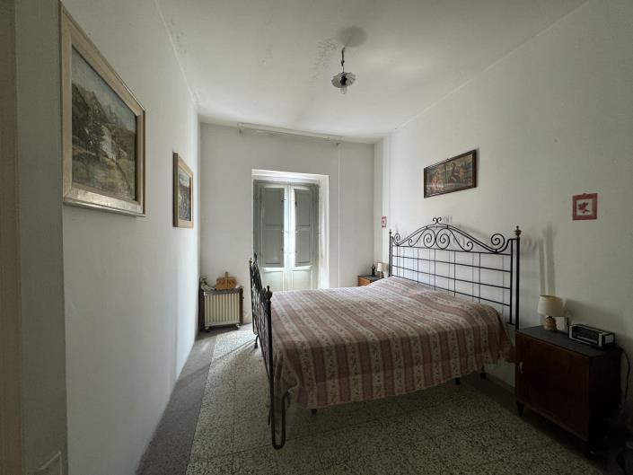 Image No.13-2 Bed Townhouse for sale