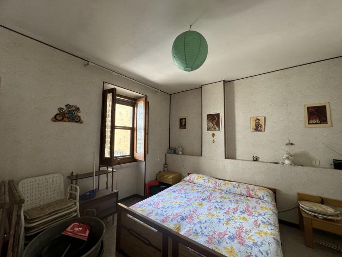 Image No.19-2 Bed Townhouse for sale