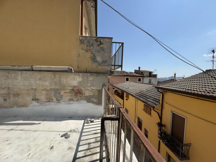 Image No.30-2 Bed Townhouse for sale