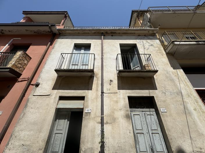 Image No.45-2 Bed Townhouse for sale