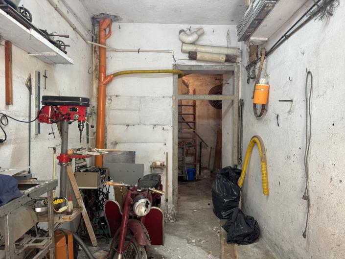 Image No.37-2 Bed Townhouse for sale