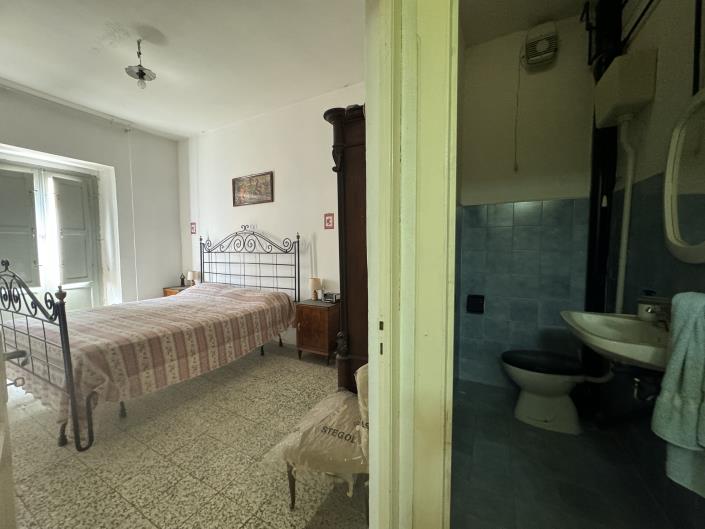 Image No.14-2 Bed Townhouse for sale