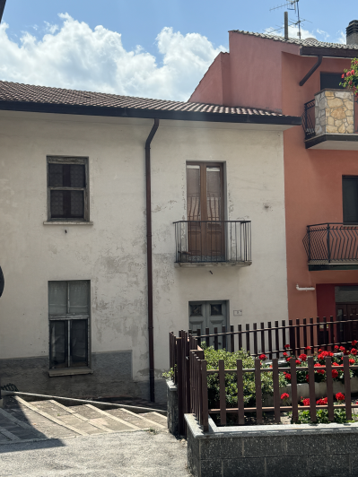 Image No.47-2 Bed Townhouse for sale