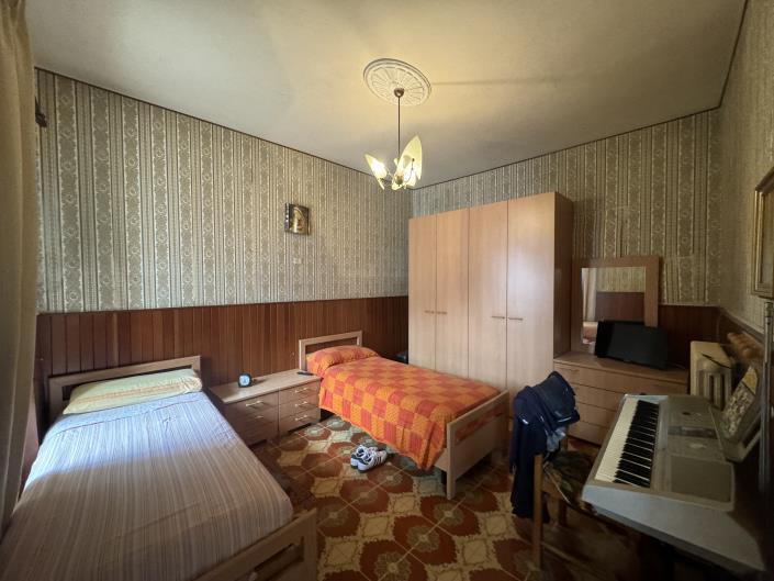 Image No.20-3 Bed Townhouse for sale