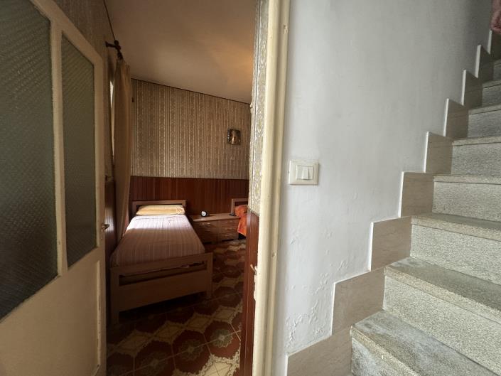 Image No.18-3 Bed Townhouse for sale