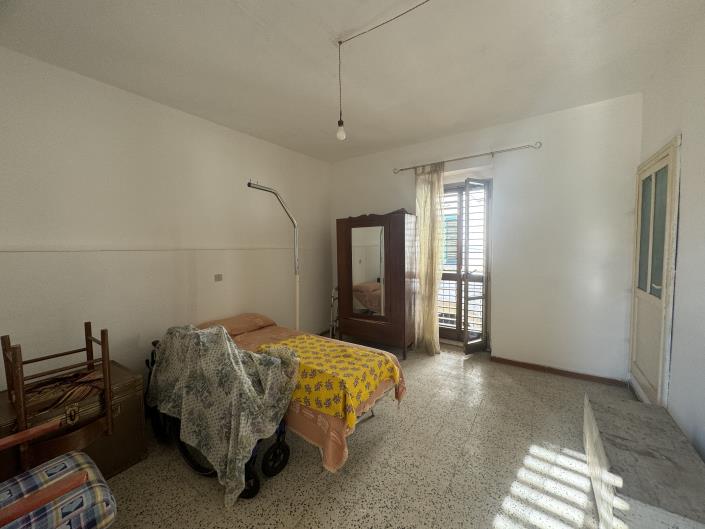 Image No.25-3 Bed Townhouse for sale