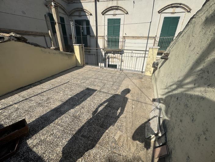 Image No.46-3 Bed Townhouse for sale