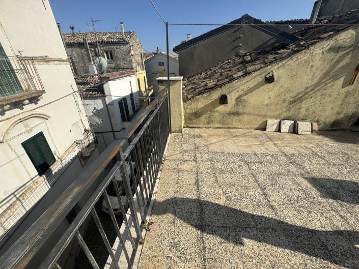 Image No.49-3 Bed Townhouse for sale