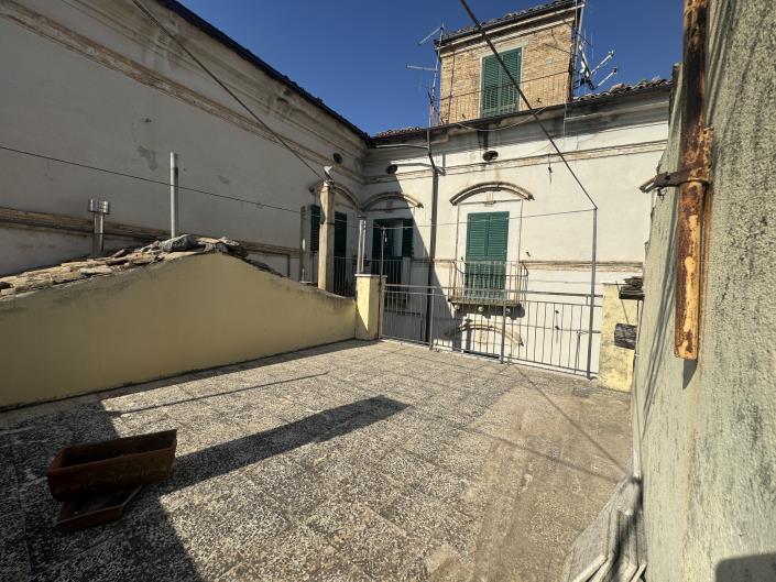 Image No.53-3 Bed Townhouse for sale