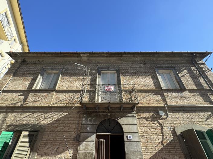 Image No.6-3 Bed House for sale