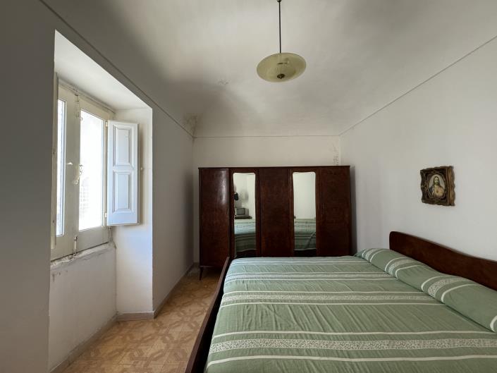 Image No.31-3 Bed House for sale