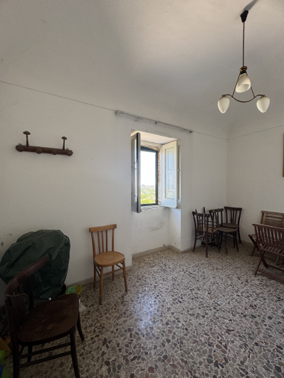 Image No.32-5 Bed Townhouse for sale