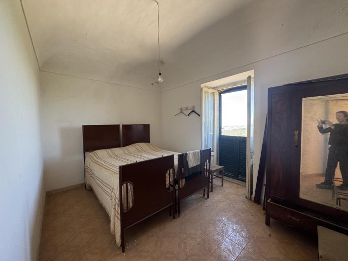 Image No.30-5 Bed Townhouse for sale