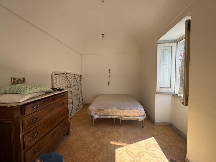 Image No.21-5 Bed Townhouse for sale