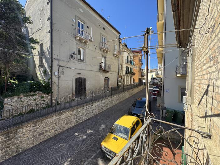 Image No.26-5 Bed Townhouse for sale