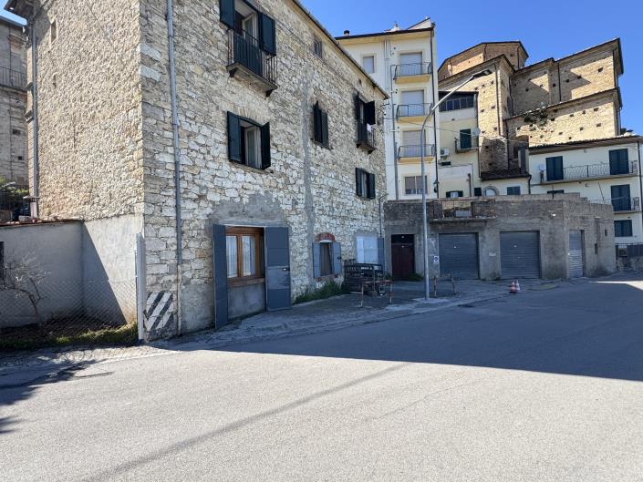 Image No.40-5 Bed Townhouse for sale