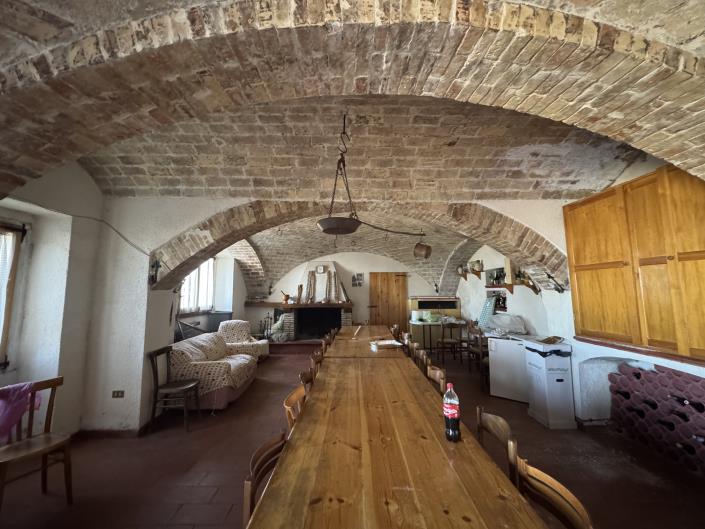Image No.41-5 Bed Townhouse for sale