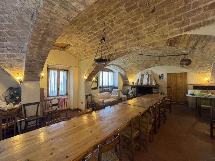 Image No.42-5 Bed Townhouse for sale