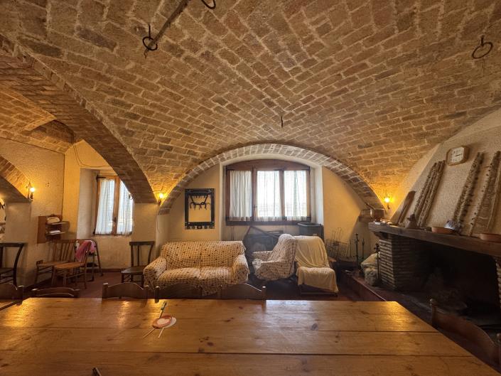 Image No.43-5 Bed Townhouse for sale