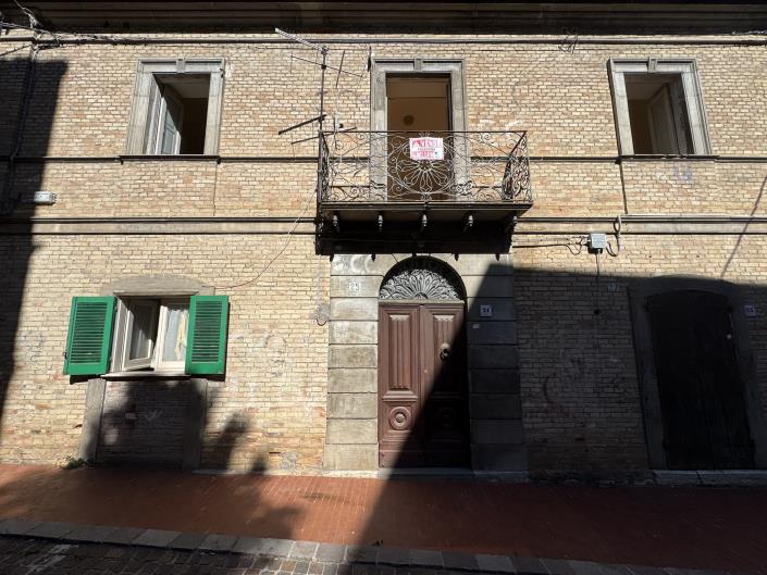 Image No.49-5 Bed Townhouse for sale