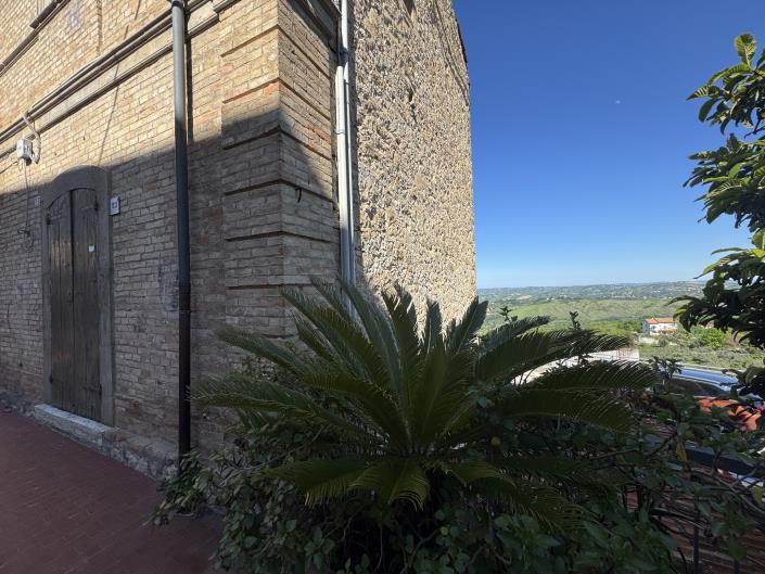 Image No.50-5 Bed Townhouse for sale