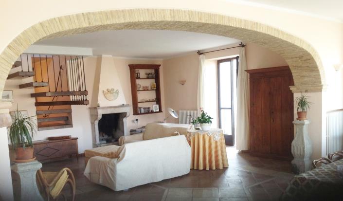 Image No.6-6 Bed Townhouse for sale