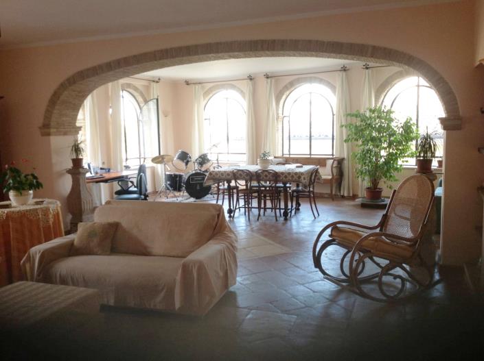 Image No.5-6 Bed Townhouse for sale