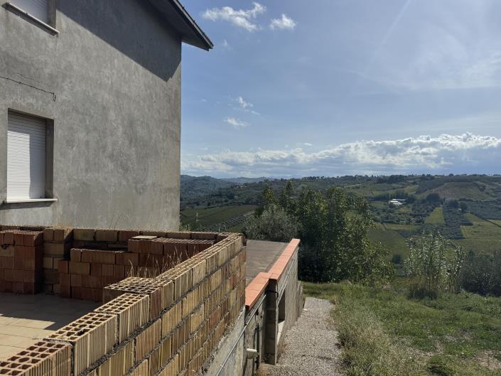 Image No.28-3 Bed House for sale