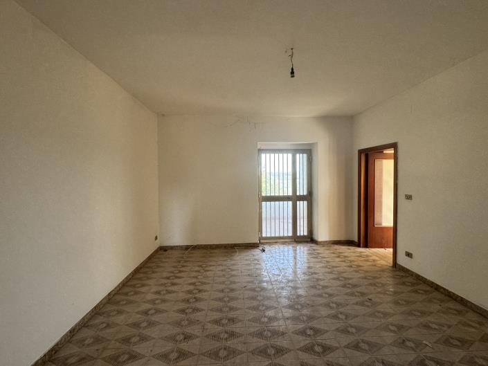 Image No.16-3 Bed House for sale