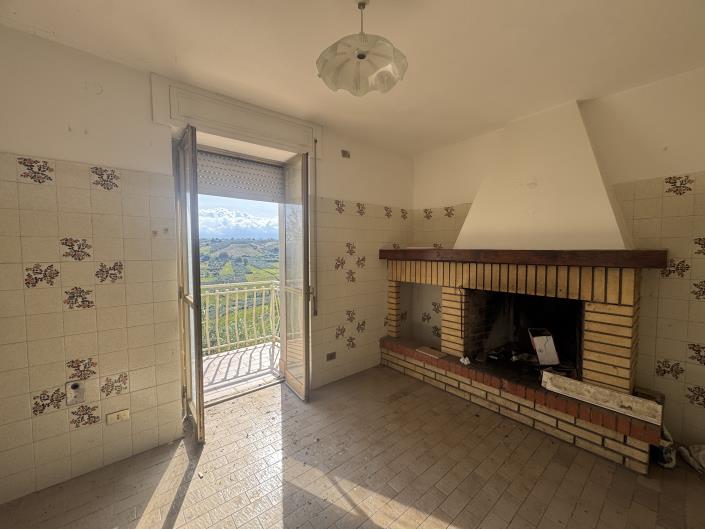 Image No.17-3 Bed House for sale