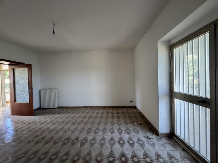 Image No.20-3 Bed House for sale