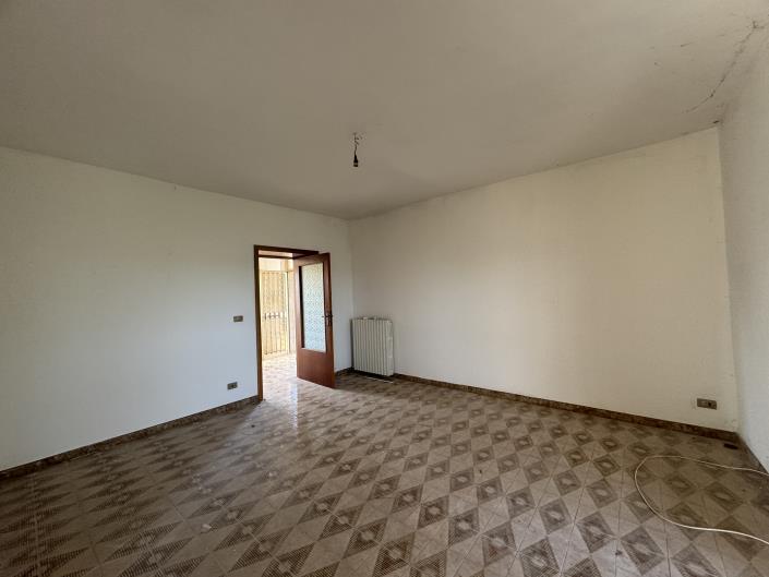 Image No.19-3 Bed House for sale