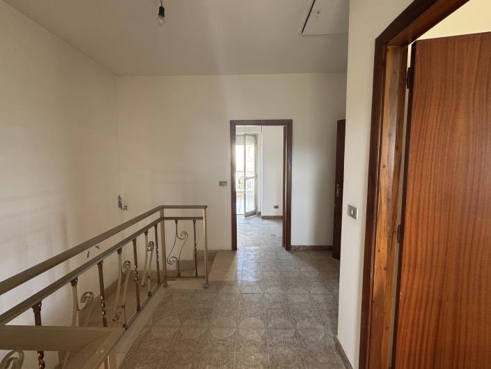Image No.25-3 Bed House for sale