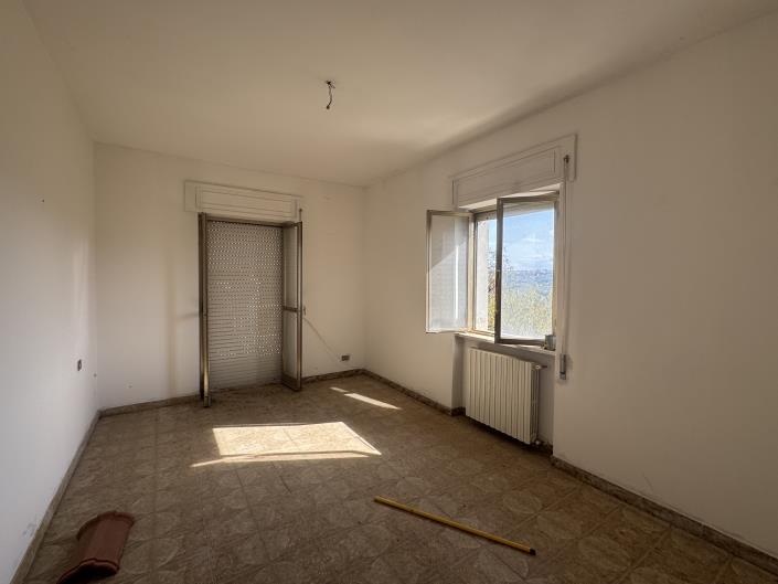 Image No.23-3 Bed House for sale