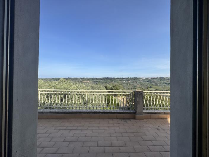 Image No.31-3 Bed House for sale