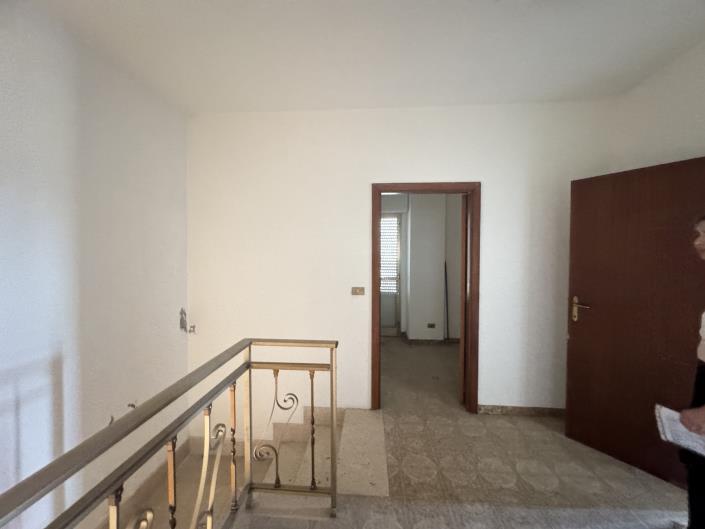 Image No.27-3 Bed House for sale