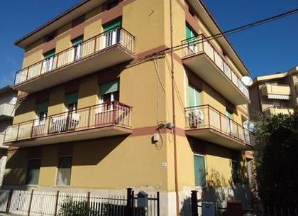 Image No.1-6 Bed Villa for sale
