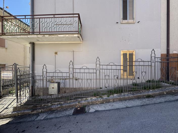 Image No.2-3 Bed Townhouse for sale