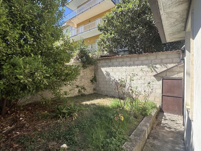 Image No.37-3 Bed Townhouse for sale