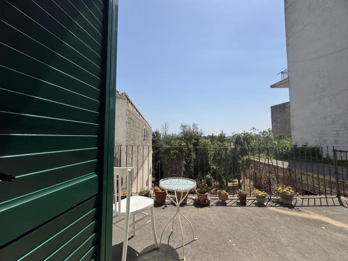 Image No.43-1 Bed Townhouse for sale