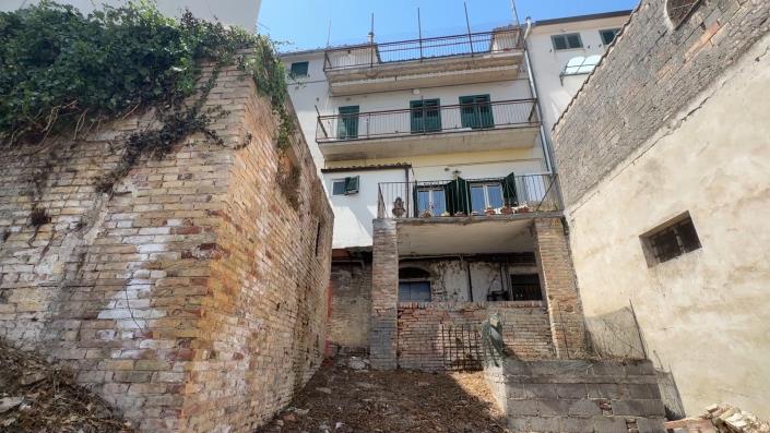 Image No.3-1 Bed Townhouse for sale